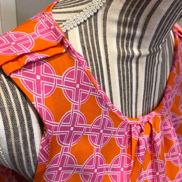 BANANA REPUBLIC pull-over sleeveless blouse - Picture 3 of 4